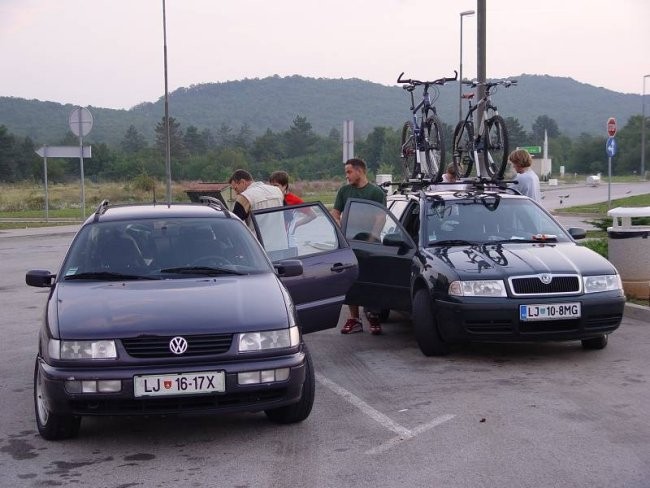 zberanje kolesarjev ob meji