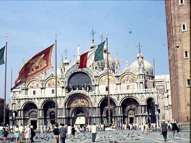 Markova cerkev v Benetkah v 60. letih še pred obnovo