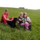 Pa še ena skupinska slika-dve sosedovi punčki (Nika,Žana) ter ''moja teta''-človeška vrsta