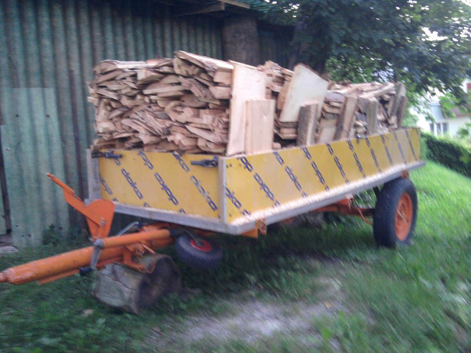 Prevoz odpadnega lesa - foto povečava