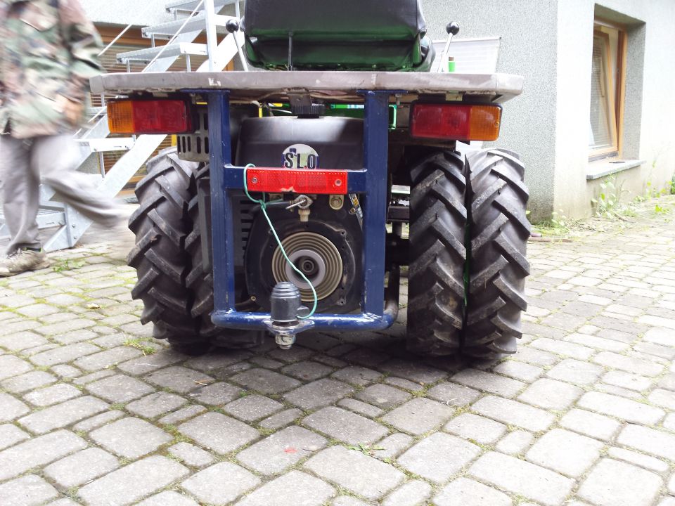 Muta komunalni traktor - foto povečava