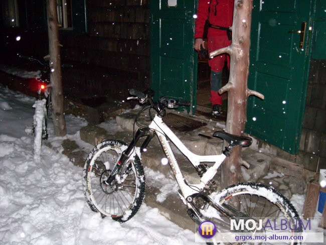 Nočno kolesarjenje Pod Storžičem - foto povečava