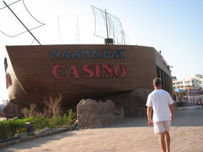 Naama casino podnevi