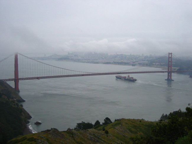San Francisco, Golden Gate v jutranjem dežju