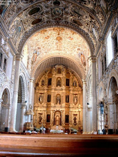 zlati oltar v San Cristobalu de las Casas