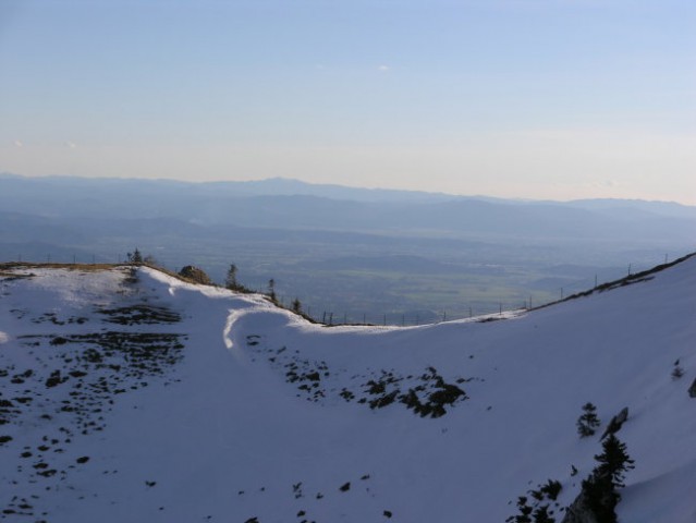 Snežnik v daljavi