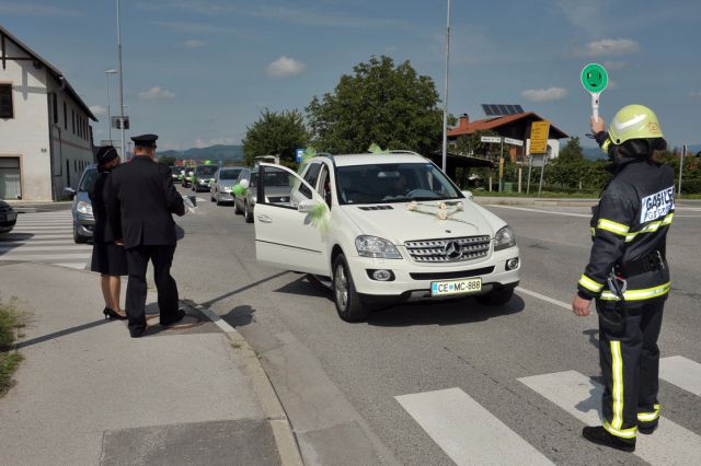 Gasilski vodomet--špalir - foto