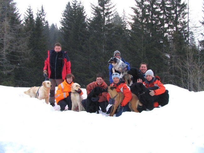 Skupina na lavinskem tečaju-Vršič 2005