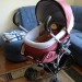 Košara za novorojenčka. Poleg vozička je tudi torba v isti barvi.