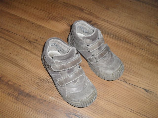 Ciciban jesenski čevlji št. 27, 15 eur (neočiščeni)