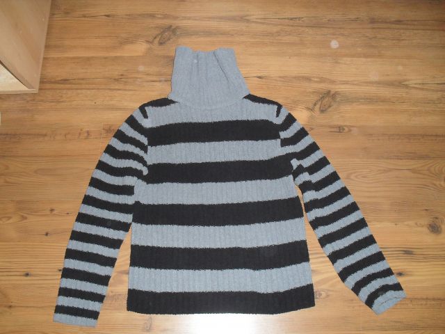 Ca pulover, zelo mehak št.146, 5 eur