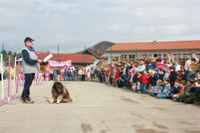 Nastop za otroke v Logatcu-18.04.06 - foto povečava
