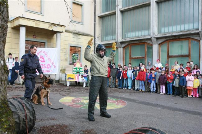 Nastop za otroke v Planini-11.04.06 - foto povečava