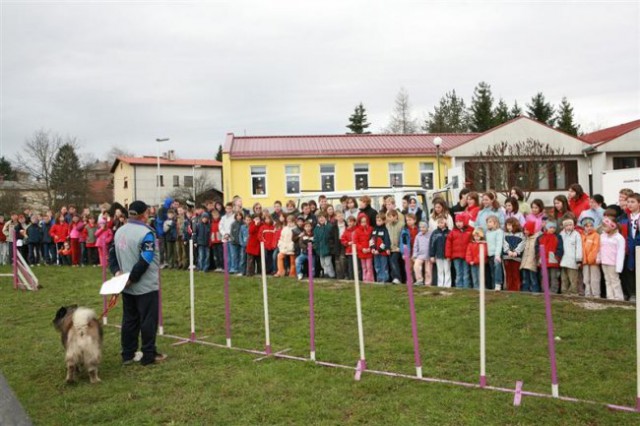 Nastop za otroke v Prestranku-11.04.06 - foto