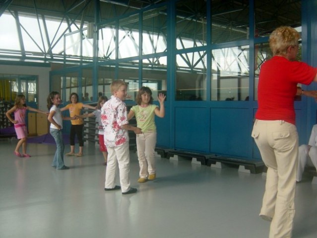 Petrin ples in Samotov roj.dan 2008 - foto