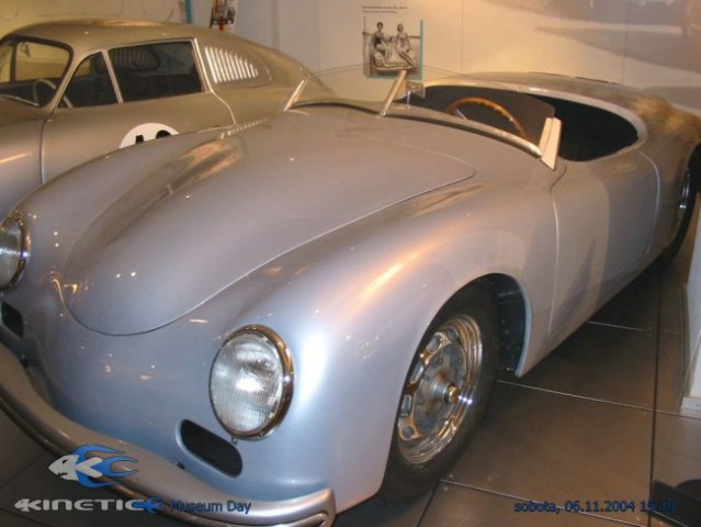 Porsche muzej stuttgart - foto