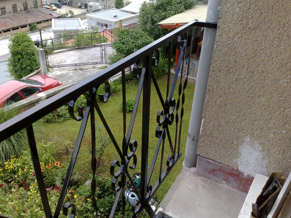 Kovinska ograja balkon - foto povečava