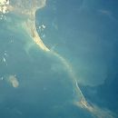 Satelitski posnetek Ramacandrinega mostu od Indije do Šri Lanke. Konfiguracija morskega dn