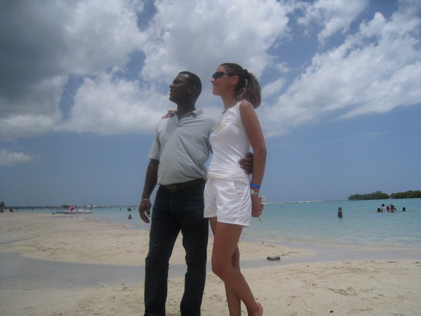 Nelson & Deja at the beach in Romana