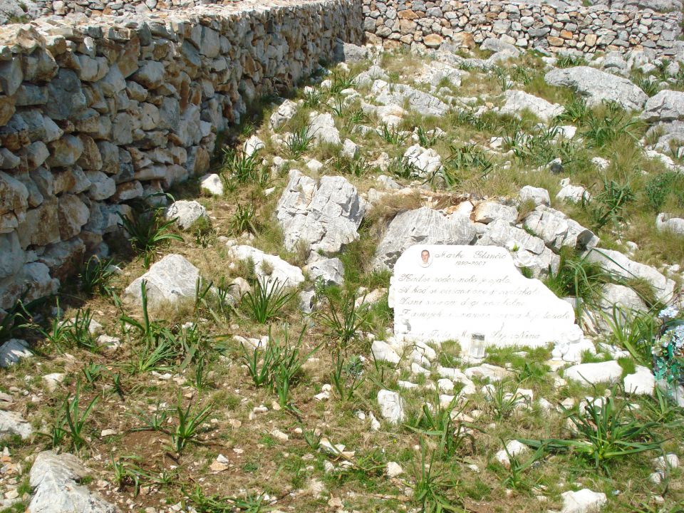 Izgradnja spominskega obeležja na Kornatih - foto povečava