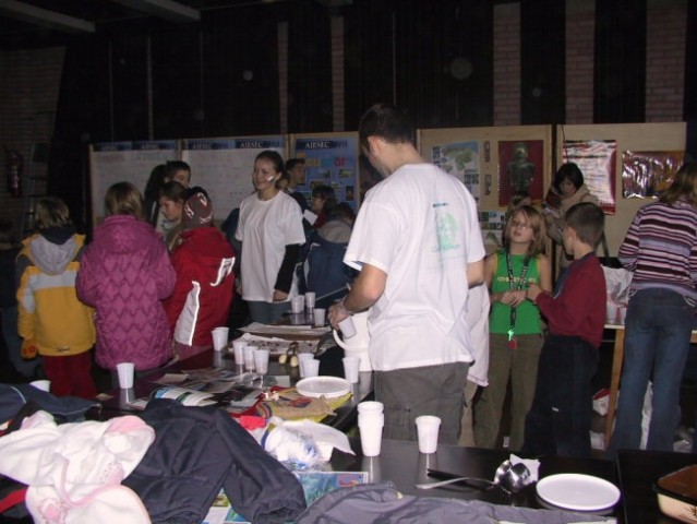 Global Village 2004 v Kranju - foto