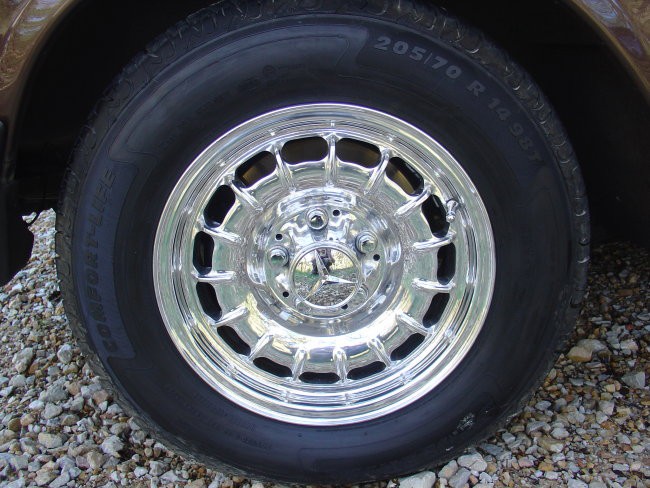 Chrome wheels, chrome bolts and chrome wheel cap.

BRAND NEW TIRES!!