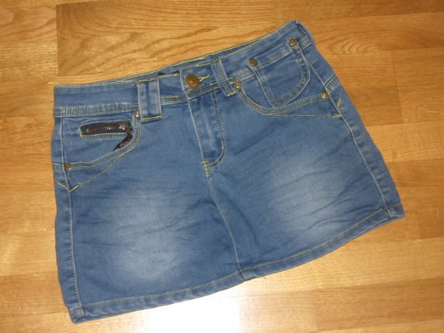 Jeans kavbojsko kratko krilo št. 36, lepo ohranjeno, 4 eur