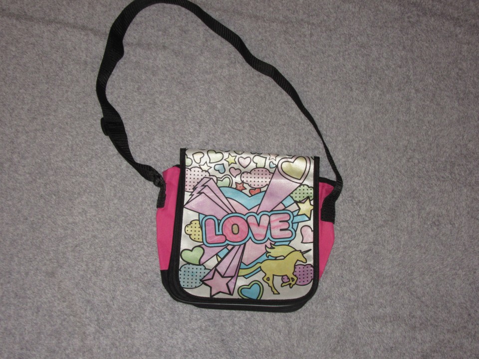 dekliška torbica. podarim