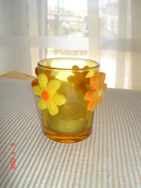 Čajna lučka z rožicami iz filca.