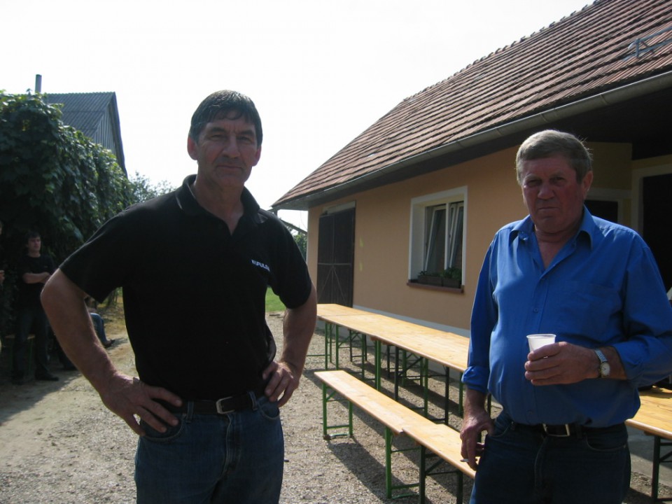 levo Dabijev oče, desno lastnik Opel GTja