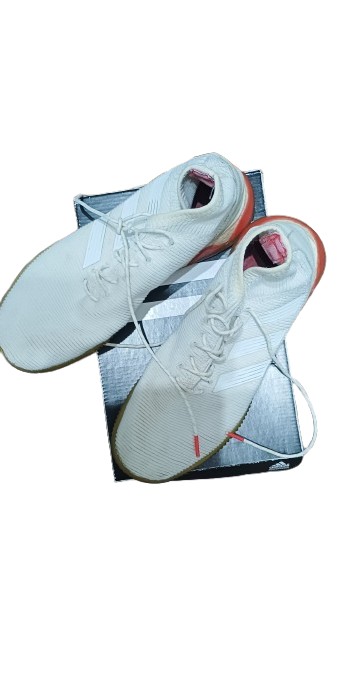 42 superge adidas predator, nošene. 1€ ali podarim ob nakupu.