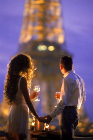Šampanjec in romantika v Parizu