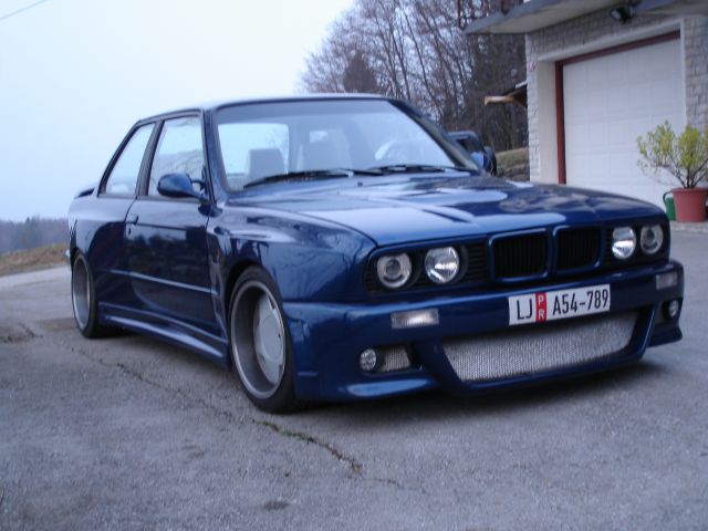 E 30 - foto