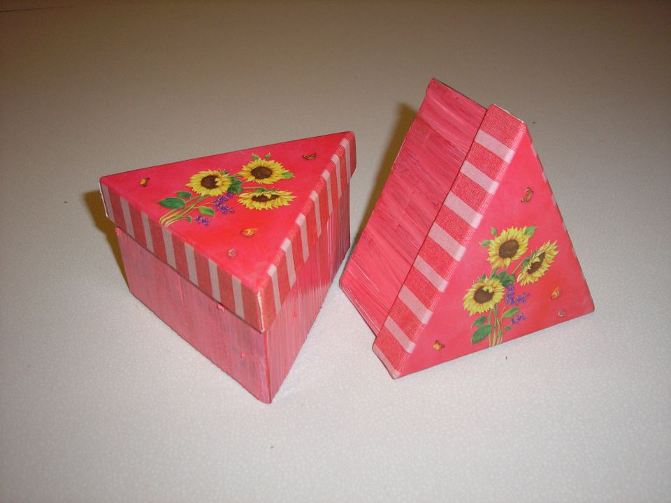 trikotne škatlice