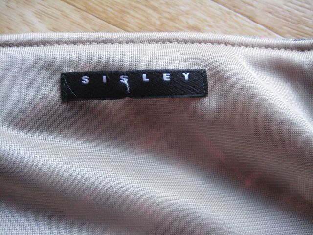 Krilo Sisley iz volnene mešanice - foto
