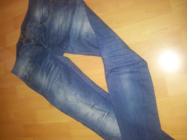 Jeans hlače BERSHKA - 3€
