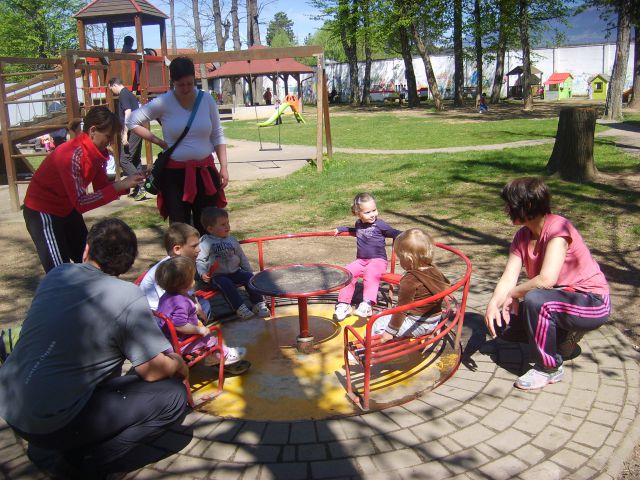 PRAZNIK 27.04.2012 TAJRA V IGRI - foto