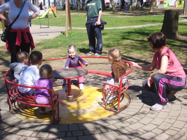 PRAZNIK 27.04.2012 TAJRA V IGRI - foto