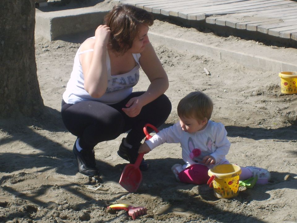 TAJRA,MAMICA I OČKA12.05.2012 - foto povečava