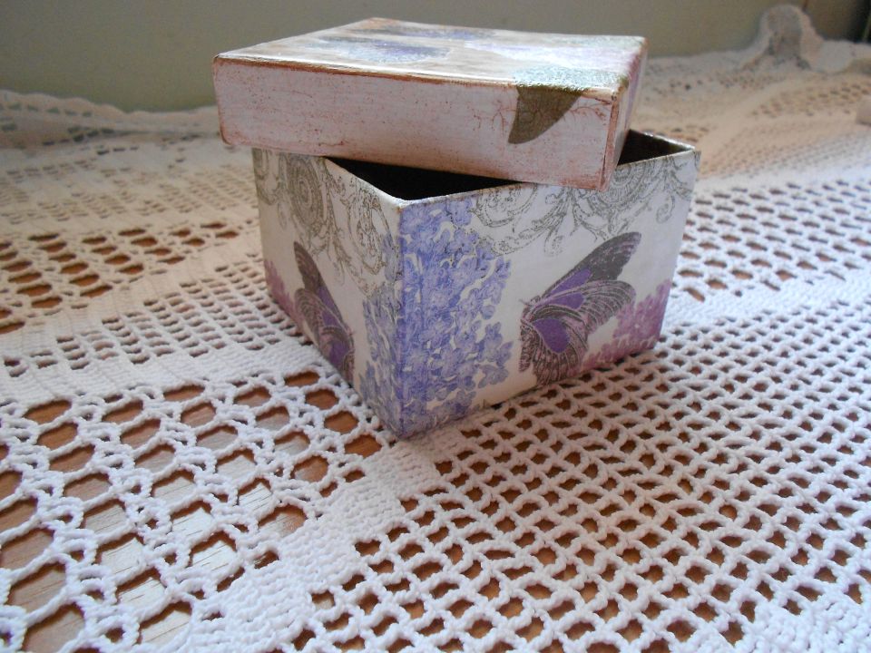 kartonska škatla