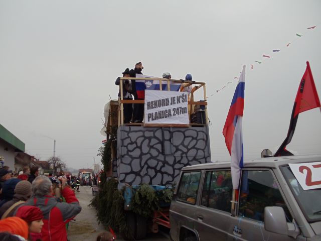 Pustni karneval 'Striček' na Viru - foto