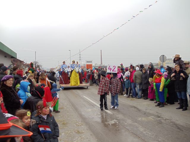 Pustni karneval 'Striček' na Viru - foto