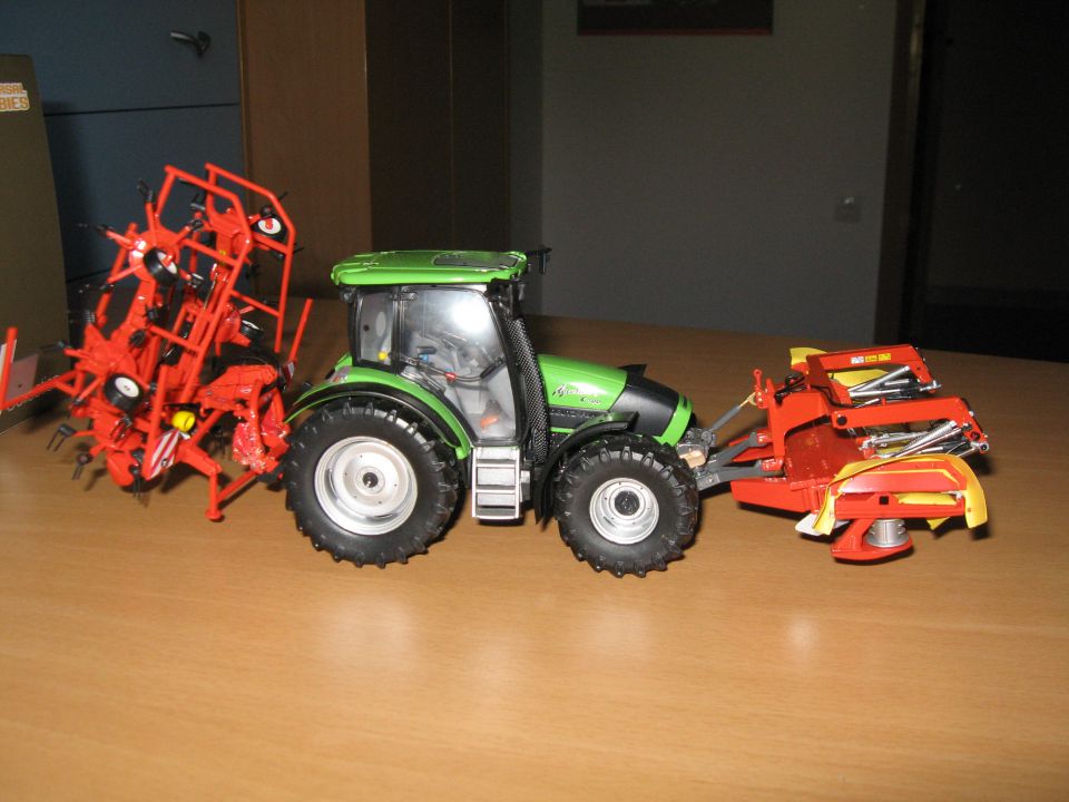 Universal Hobbies - foto povečava