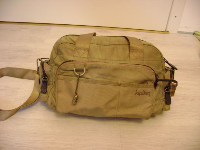 Kipling torbica 15€
