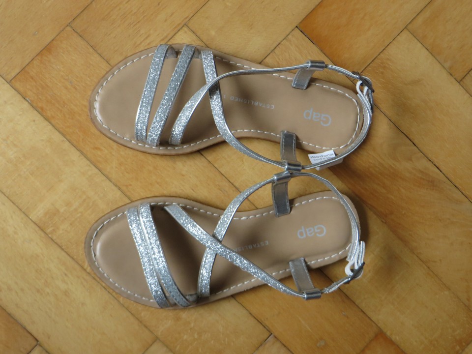 gap sandali 26 10€