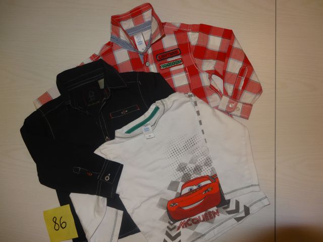 Stajva crna okaidi, rdeca c&a majica c&a ki pase odspodaj 74  7 eur kpl