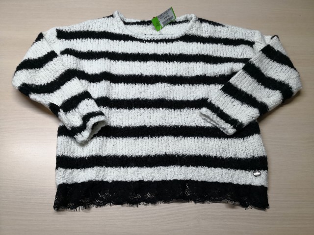 153940 pulover s.oliver št. 140 - 4,50 eur