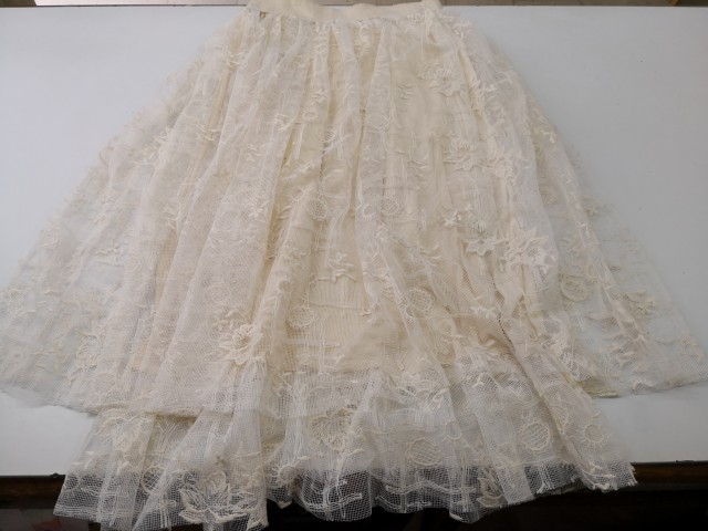 192588 krilo št. m - 8 eur