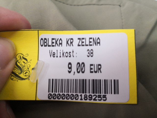 189255 OBLEKA KRATEK ROKAV ŠT. 38 - 9 EUR