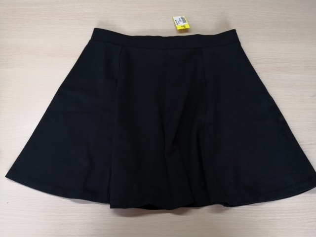 201012 krilo h&m št. m - 5,50 eur